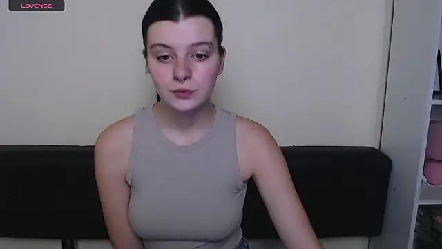 AlissaSeni_ from StripChat is Freechat