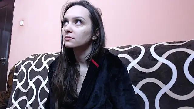 AlmaQueen from StripChat is Freechat