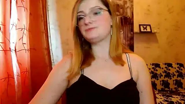 Arielsssplash from StripChat is Freechat