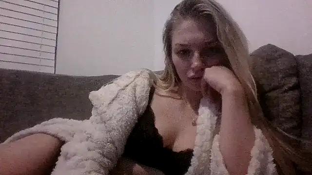 blondecherry_xo from StripChat is Freechat