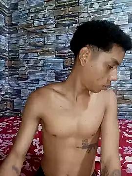 Chris_black21 from StripChat is Freechat