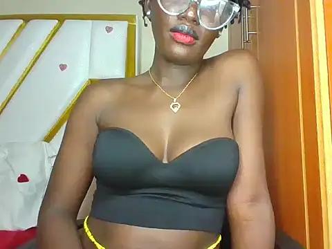 cutesmiling from StripChat is Freechat