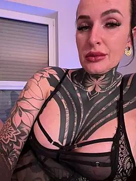 InkedBiitch from StripChat is Freechat