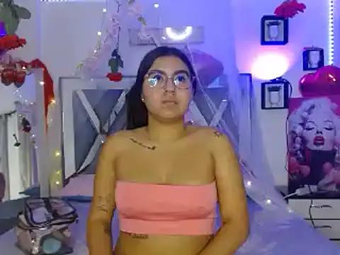 katyevans14 from StripChat is Freechat