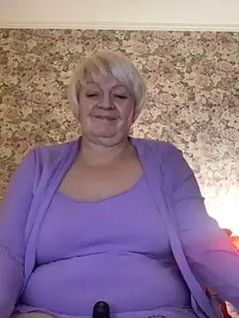 Laura_Millf from StripChat is Freechat