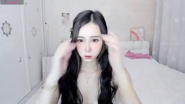 Lucky-yiyi from StripChat is Freechat