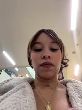 MarieLeon from StripChat is Freechat