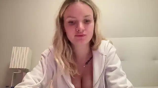 mariemelissah from StripChat is Freechat