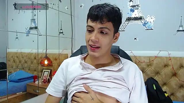 SkinnyBoy_ from StripChat is Freechat