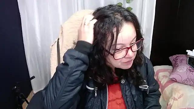 Sonialorens_ from StripChat is Freechat