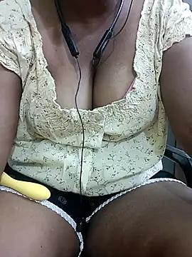 Tamilbigboobie from StripChat is Freechat