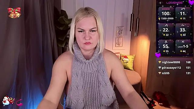 YolandaKiss from StripChat is Freechat