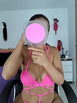 YOURSDEBORA from StripChat is Freechat